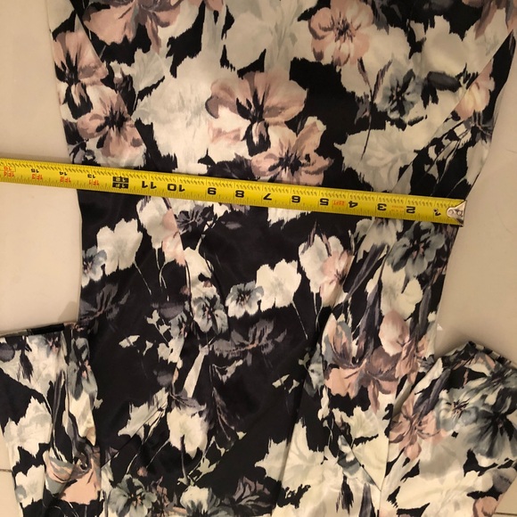 Aussie designer floral dress. - Picture 7 of 8